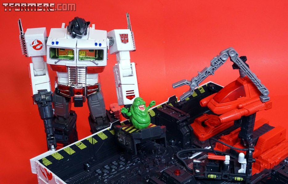 Sdcc 2019 Mp 10g Optimus Prime Ecto 35 Edition Unboxing  (40 of 55)